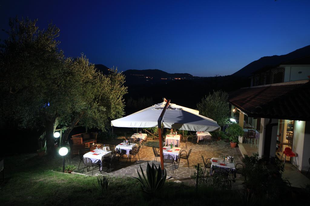 Tenuta Terre Di Bosco Oasi Di Relax Nel Cilento San Giovanni a Piro Exterior photo
