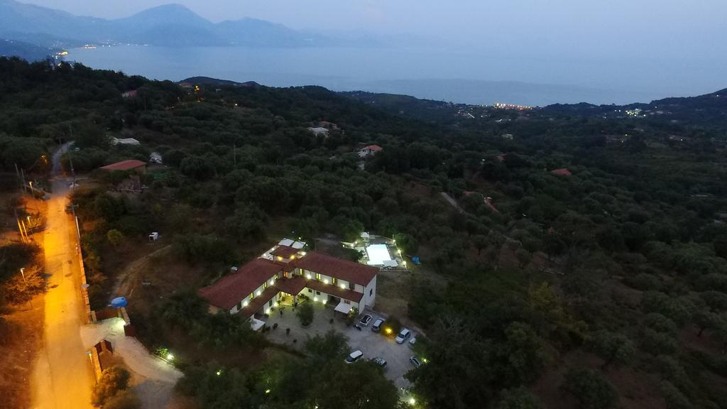 Tenuta Terre Di Bosco Oasi Di Relax Nel Cilento San Giovanni a Piro Exterior photo